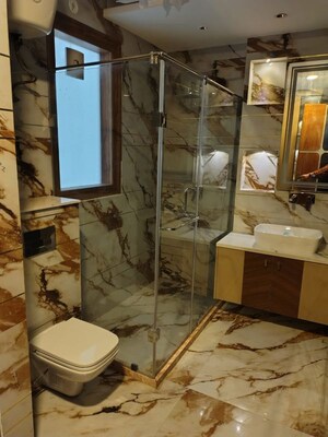 Bathroom in 2 BHK Apartment at DLF Silver Oaks, Sector 26 – for Rent