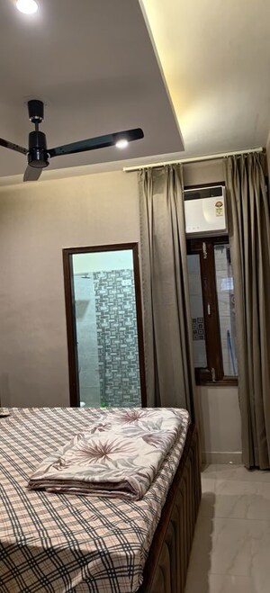 Bedroom in 2 BHK Builder Floor at Kishanpura – for Rent