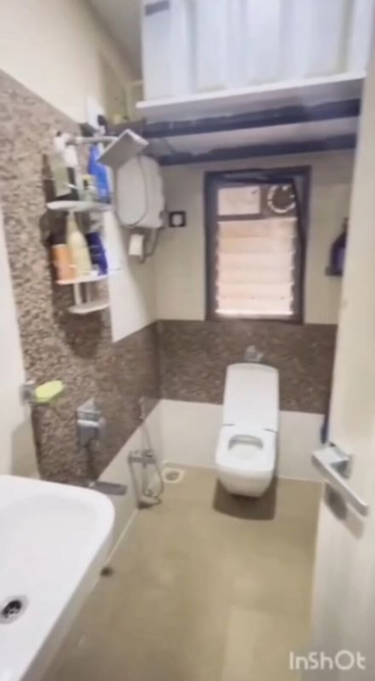 Bathroom, sai-jyote-apartment 3 Bedroom 900 Sq.Ft. Apartment In Vile Parle West Mumbai 10595807