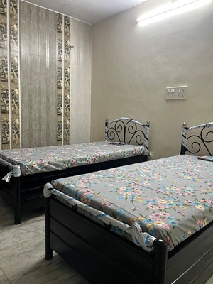  Pg For Rent in Patlipada