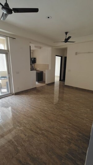 Room in 2 BHK Apartment at Ajnara Homes, Sector 16b Greater Noida – for Rent