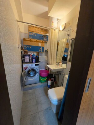 Team Area in 3 BHK Apartment at DLF Oakwood Estate, Dlf Phase ii – for Rent