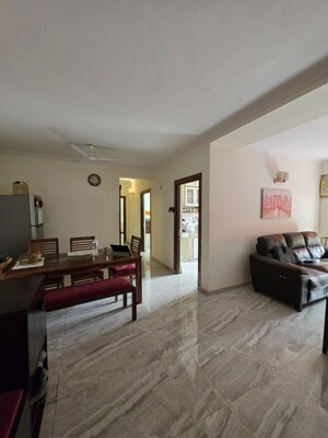 Living Room in 3 BHK Apartment at DLF Oakwood Estate, Dlf Phase ii – for Rent