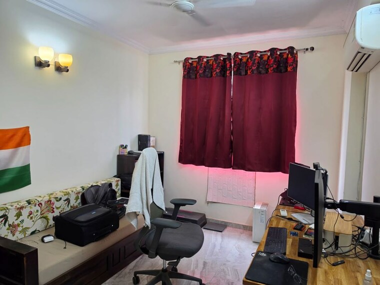 Living Room, dlf-oakwood-estate 3 Bedroom 1650 Sq.Ft. Apartment In Dlf Phase ii Gurgaon 10595872