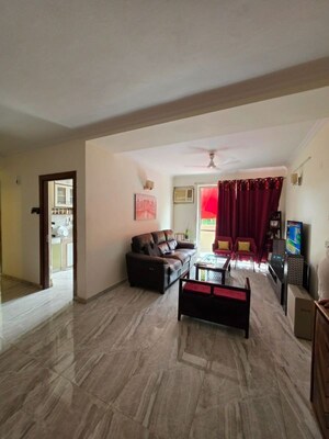 Bedroom in 3 BHK Apartment at DLF Oakwood Estate, Dlf Phase ii – for Rent