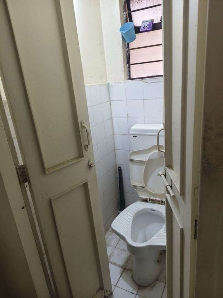 Bathroom, shriram-nagar-chs 1 Bedroom 600 Sq.Ft. Apartment In Aundh Pune 10595878
