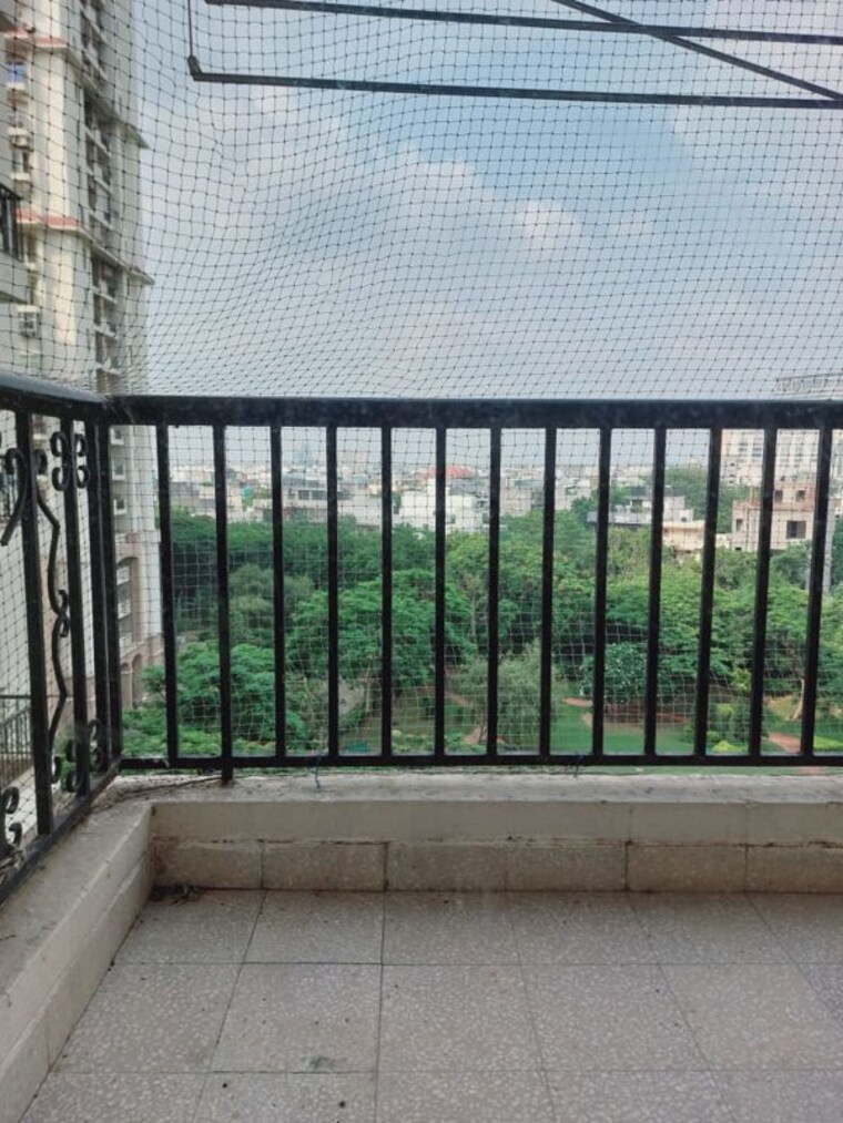 Balcony, dlf-regency-park-ii 2 Bedroom 1250 Sq.Ft. Apartment In Sector 27 Gurgaon 10595886