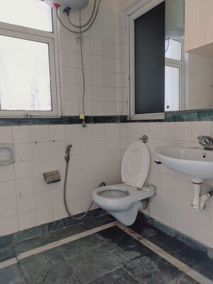 Bathroom in 2 BHK Apartment at DLF Regency Park II, Sector 27 – for Rent