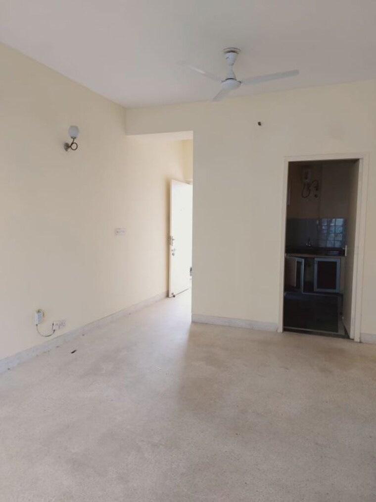 Room, dlf-regency-park-ii 2 Bedroom 1250 Sq.Ft. Apartment In Sector 27 Gurgaon 10595886