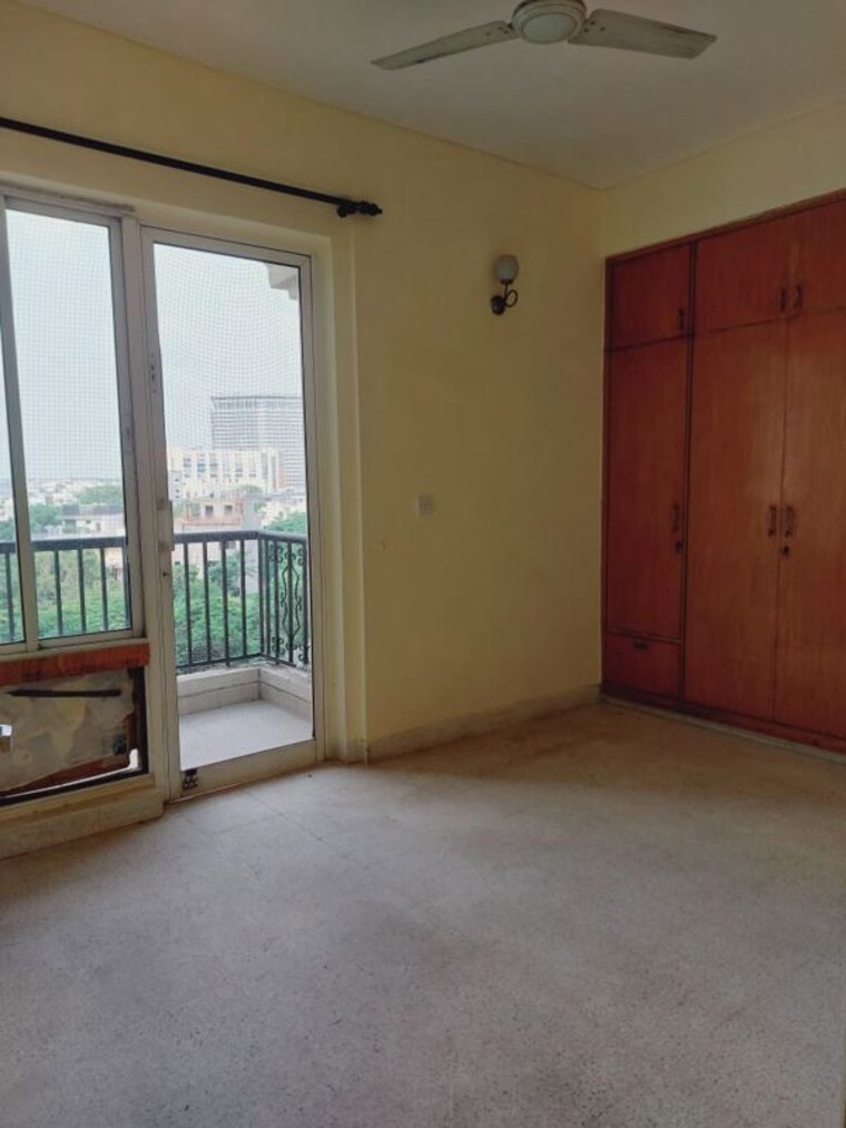 Room, dlf-regency-park-ii 2 Bedroom 1250 Sq.Ft. Apartment In Sector 27 Gurgaon 10595886