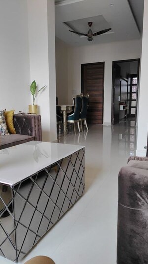 3 BHK Builder Floor at Sector 125 – for Sale