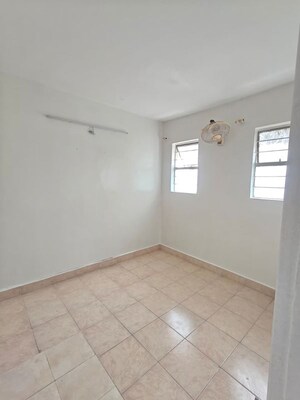 Room in 1 BHK Apartment at Shriniwas Garden CHS, Kothrud – for Rent