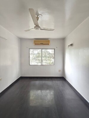 Room in 1 BHK Apartment at Shriniwas Garden CHS, Kothrud – for Rent