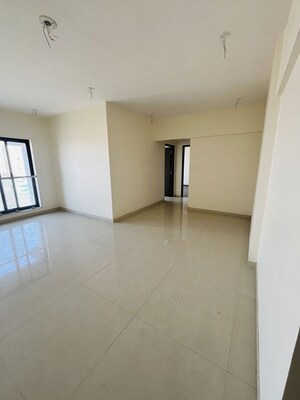 Room in 3 BHK Apartment at Jyoti Sukriti, Goregaon East – for Rent
