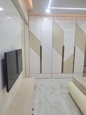 Room in 3 BHK Apartment at Piramal Vaikunth, Balkum Pada – for Sale