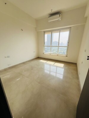 Room in 1 BHK Apartment at IM Applaud 38, Goregaon East – for Rent