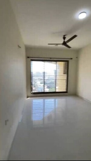 Room in 2 BHK Apartment at Hiranandani Estate, Ghodbunder Road – for Rent