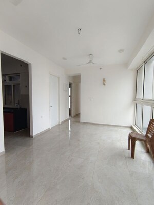 Room in 2 BHK Apartment at Tata Serein, Pokhran Road No Two – for Rent