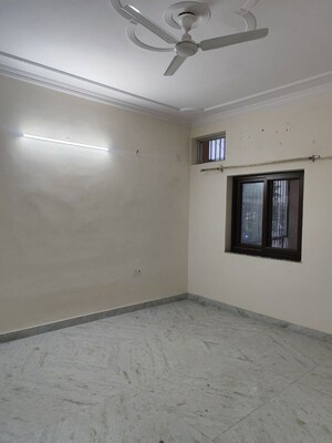 Room in 2.5 BHK Villa at Sector 46 – for Rent