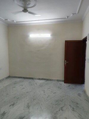 Room in 2.5 BHK Villa at Sector 46 – for Rent