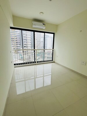 Room in 2 BHK Apartment at Dynamix Divum, Malad East – for Rent