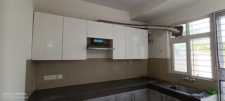 Kitchen, emaar-emerald-floors 3 Bedroom 267 Sq.Yd. Builder Floor In Sector 65 Gurgaon 10595999
