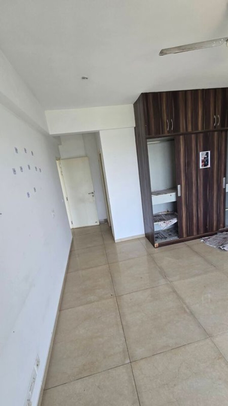 Room, emaar-the-palm-drive-the-premier-terraces 3 Bedroom 1966 Sq.Ft. Apartment In Sector 66 Gurgaon 10596020