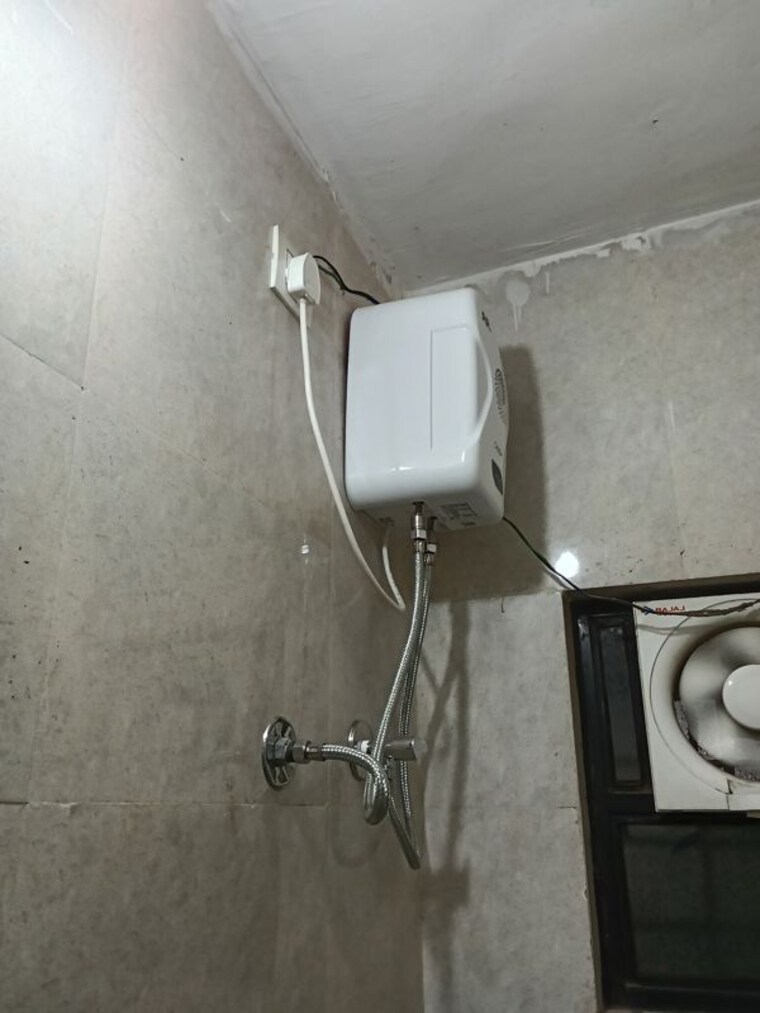 Bathroom, wadgaon sheri 1 Bedroom 658 Sq.Ft. Independent House In Wadgaon Sheri Pune 10596037