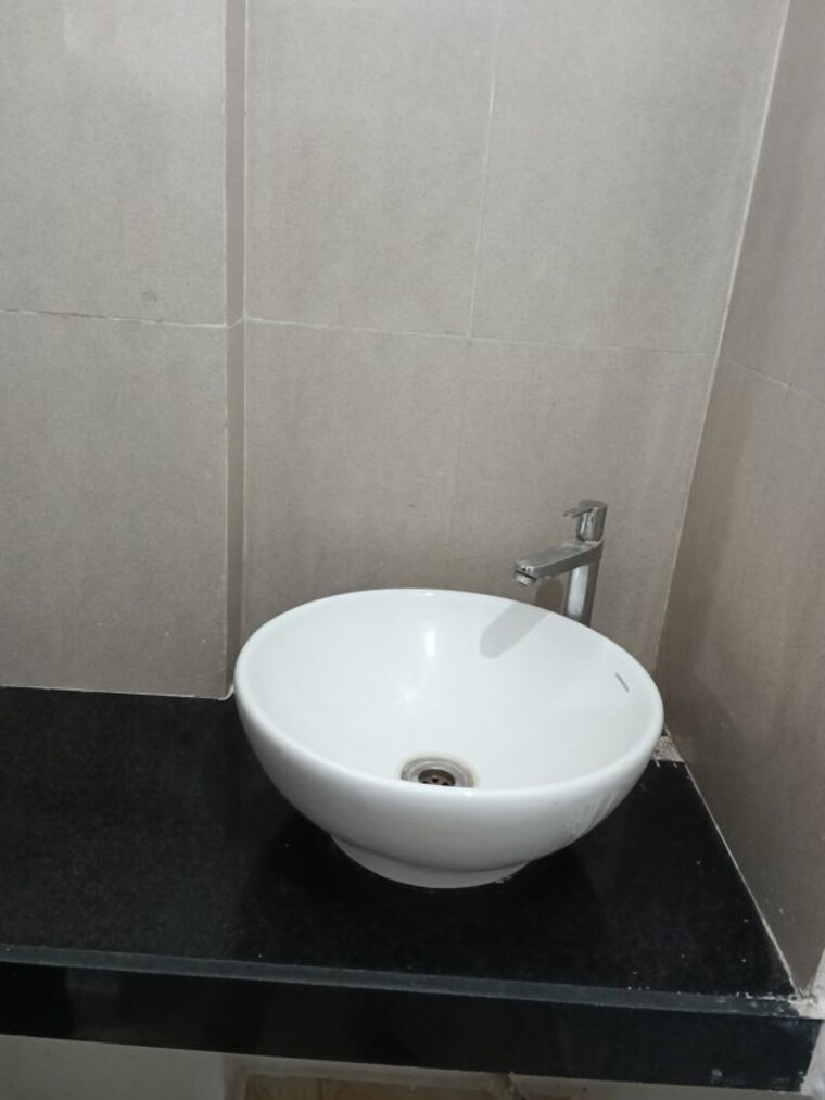 Bathroom, wadgaon sheri 1 Bedroom 658 Sq.Ft. Independent House In Wadgaon Sheri Pune 10596037