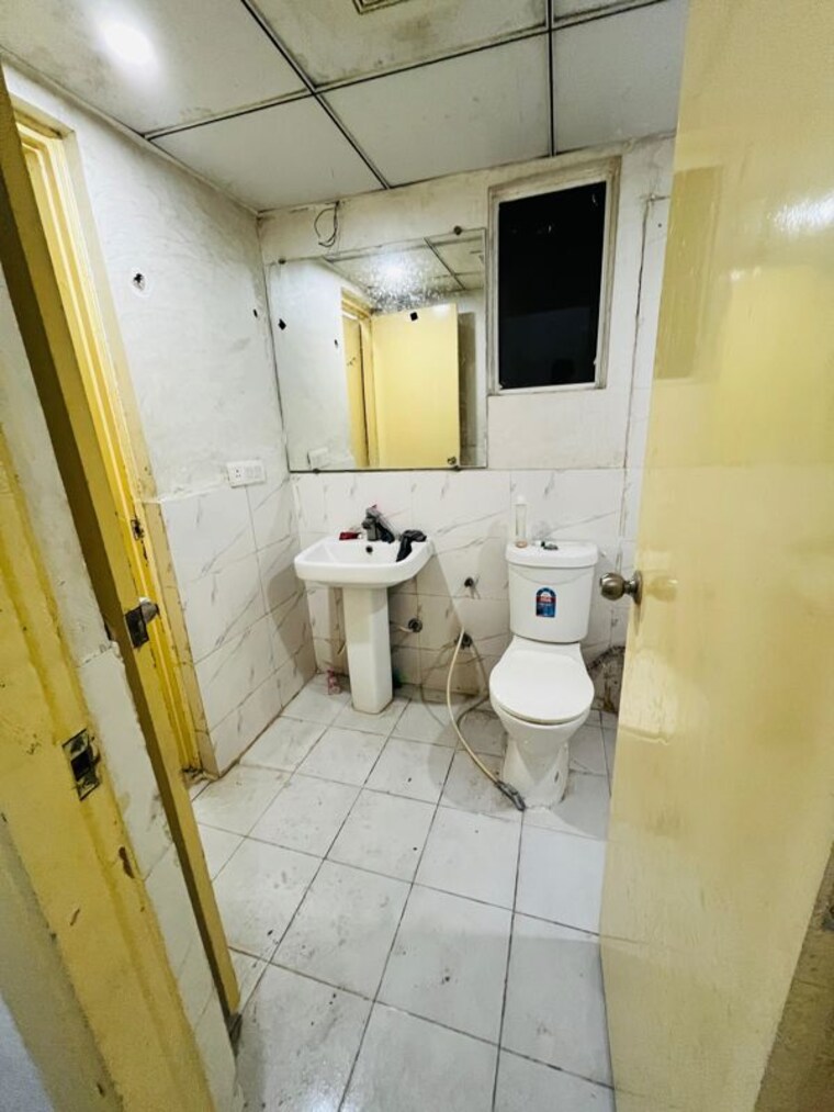Bathroom, ashiana-palm-court 3 Bedroom 1275 Sq.Ft. Apartment In Raj Nagar Extension Ghaziabad 10596042