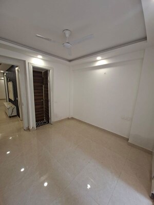 Room in 3 BHK Builder Floor at Chattarpur – for Rent