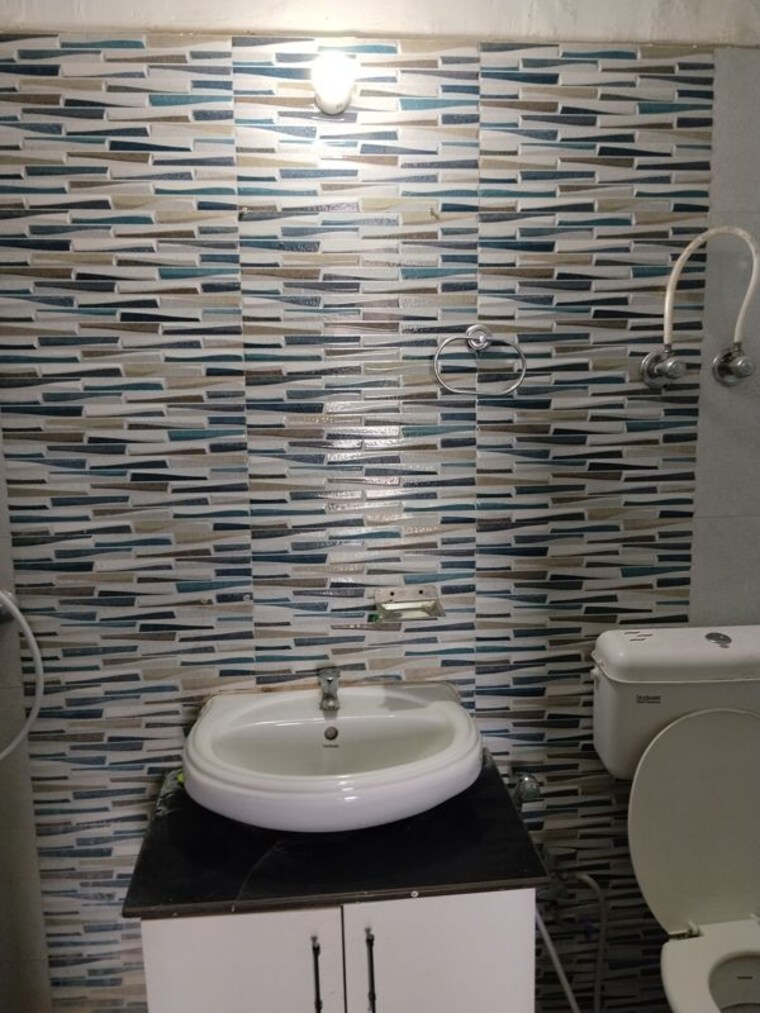 Bathroom, signature-global-the-roselia 2 Bedroom 600 Sq.Ft. Apartment In Sector 95a Gurgaon 10596093