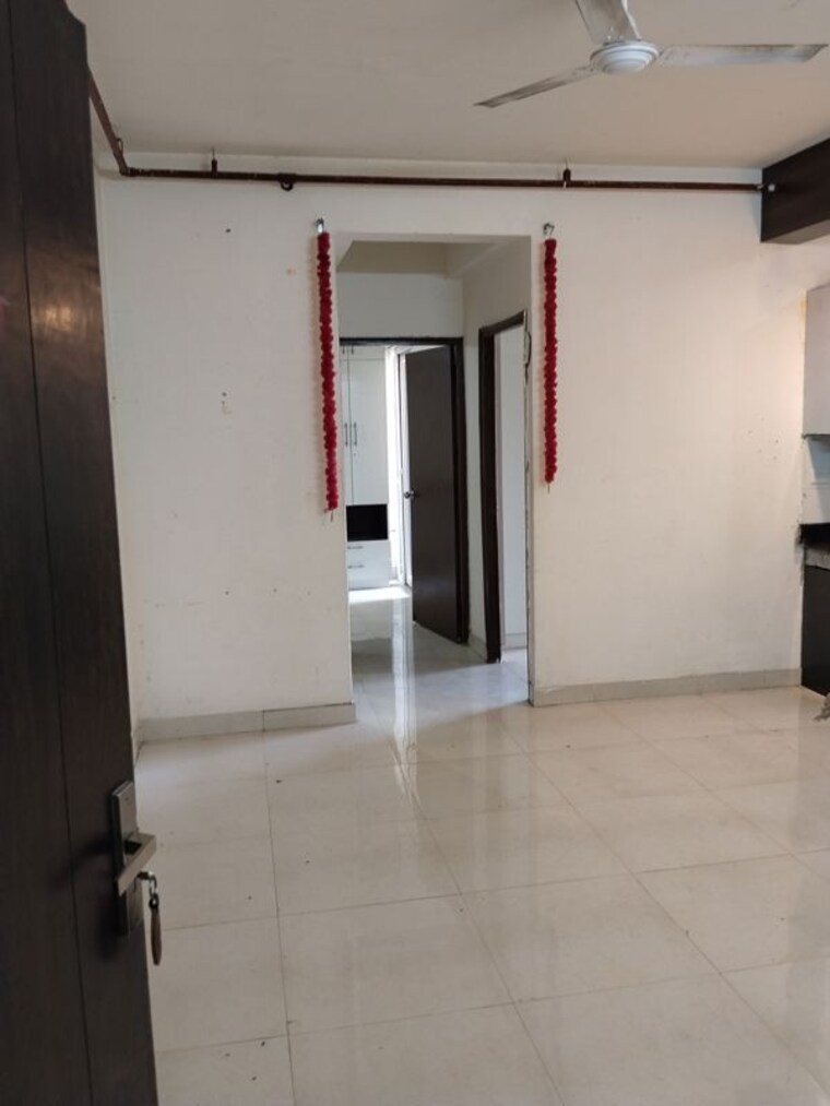 Room, signature-global-the-roselia 2 Bedroom 600 Sq.Ft. Apartment In Sector 95a Gurgaon 10596093