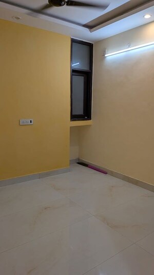 Room in 1 BHK Builder Floor at Govindpuri – for Rent