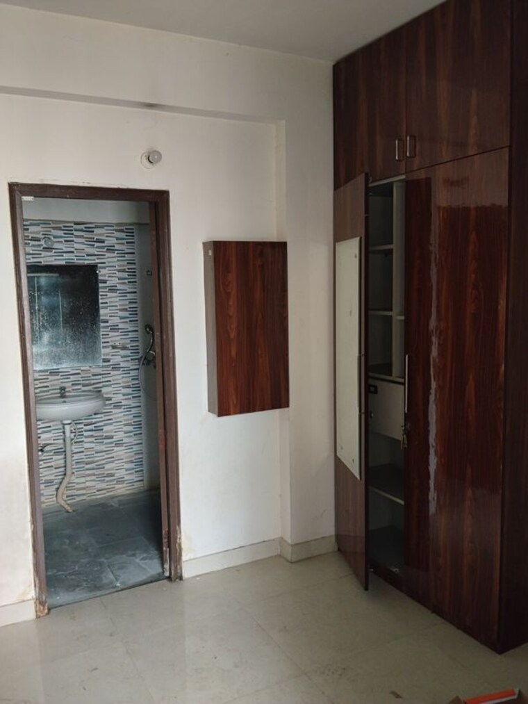 Room, signature-global-the-roselia 2 Bedroom 570 Sq.Ft. Apartment In Sector 95a Gurgaon 10596107