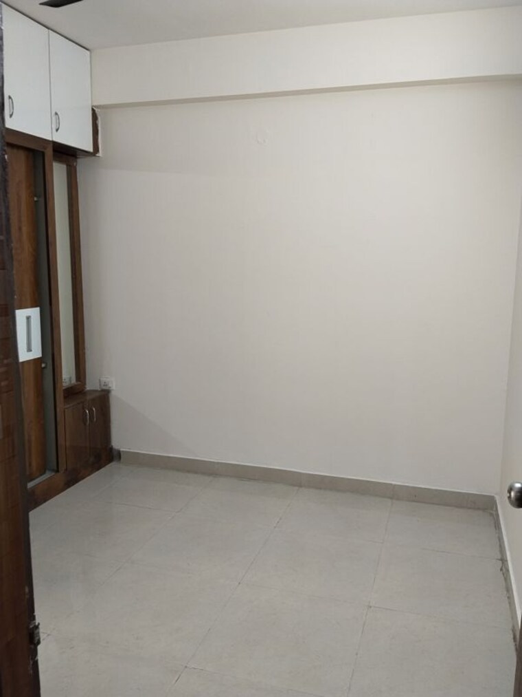 Room, signature-global-the-roselia 2 Bedroom 569 Sq.Ft. Apartment In Sector 95a Gurgaon 10596118