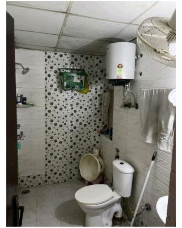 Bathroom, nimbus-express-park-view-ii 2 Bedroom 831 Sq.Ft. Apartment In Chi V Greater Noida Greater Noida 10596112