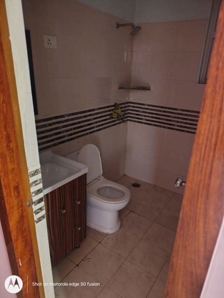 Bathroom, signature-global-the-roselia 2 Bedroom 600 Sq.Ft. Apartment In Sector 95a Gurgaon 10596137