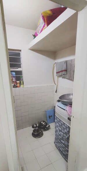 Bathroom in 2 BHK Apartment at Rambaug Colony – for Rent