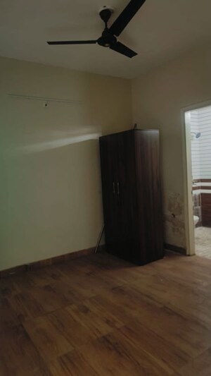 Room in 3 BHK Builder Floor at BPTP Parkland Pride, Sector 77 – for Rent
