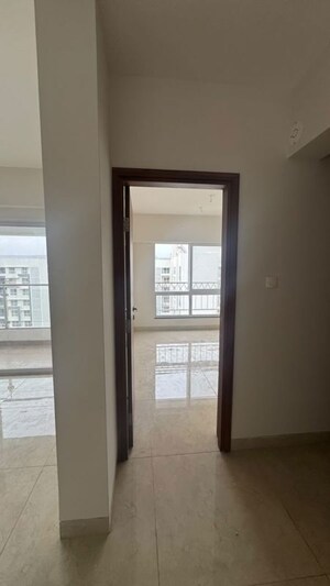 Room in 3 BHK Apartment at Gera Planet Of Joy, Kharadi – for Rent