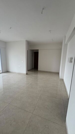 Room in 3 BHK Apartment at Gera Planet Of Joy, Kharadi – for Rent