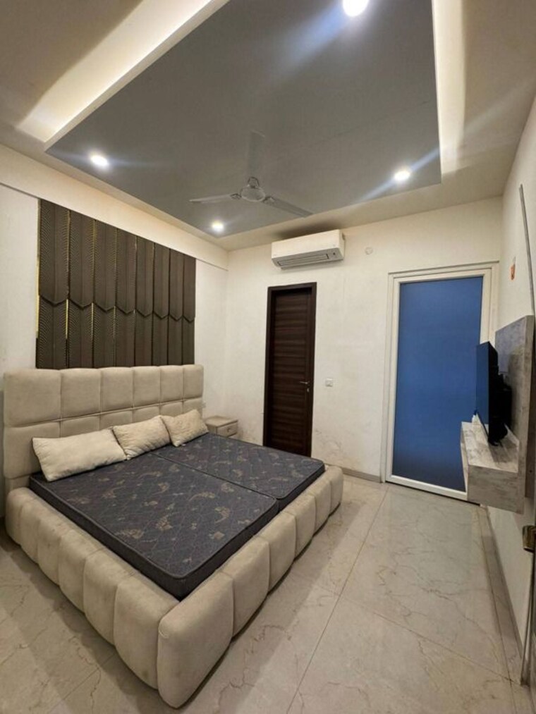 Bedroom, smart-world-orchard 3 Bedroom 1712 Sq.Ft. Apartment In Sector 61 Gurgaon 10596223
