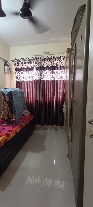Bedroom in 1 BHK Apartment at Vakola Crystal CHS, Santacruz East – for Rent