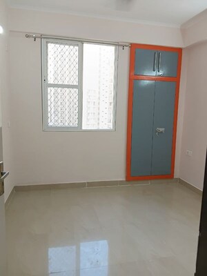 2 BHK Apartment For Rent in Gaur City 2 - 14th Avenue, Sector 16c Greater Noida