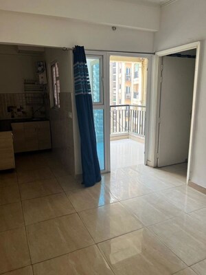 Room in 2 BHK Apartment at Gaur City 2 - 14th Avenue, Sector 16c Greater Noida – for Rent