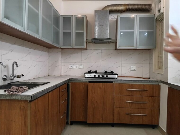 Kitchen, chittaranjan park 3 Bedroom 1426 Sq.Ft. Builder Floor In Chittaranjan Park Delhi 10596233