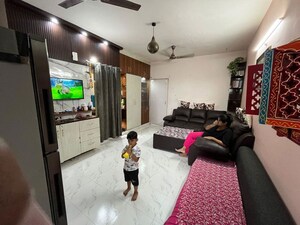 Bedroom in 2 BHK Apartment at Gomti Enclave Devamau, Devamau – for Rent