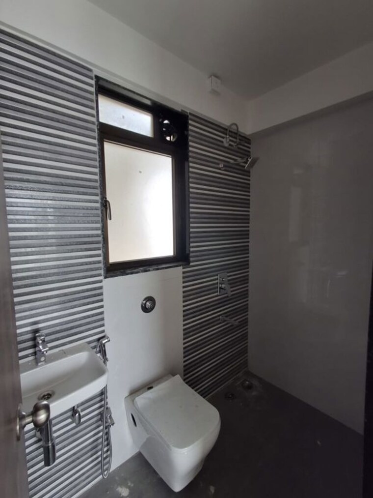 Bathroom, sejal-kajal-apartment 2 Bedroom 740 Sq.Ft. Apartment In Goregaon West Mumbai 10596254
