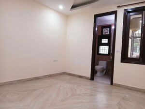 Room in 3 BHK Builder Floor at Chittaranjan Park – for Rent